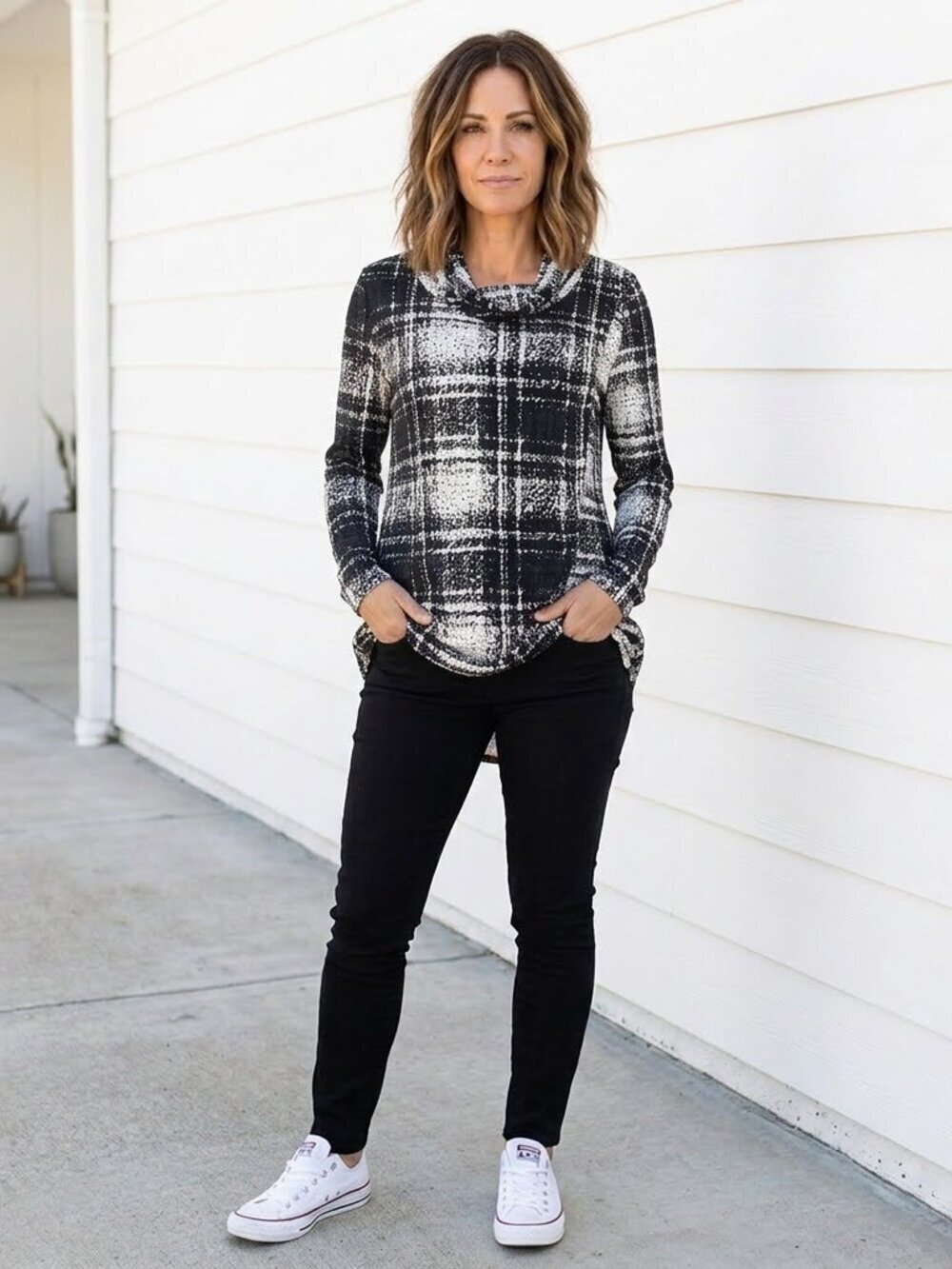 Papa Vancouver Tunic Top Size Medium Business Casual Plaid Black & White Top